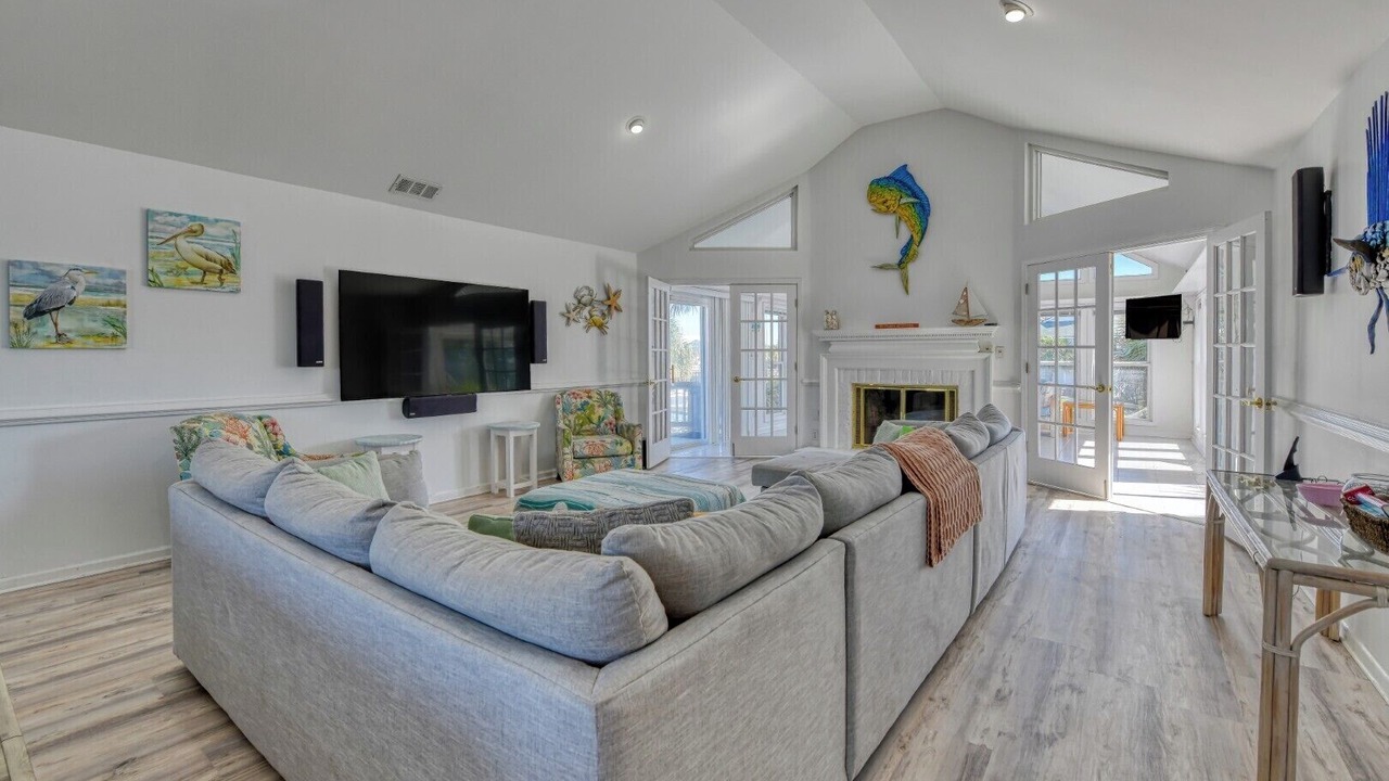 Photo of Livingroom in Inlet Harbour