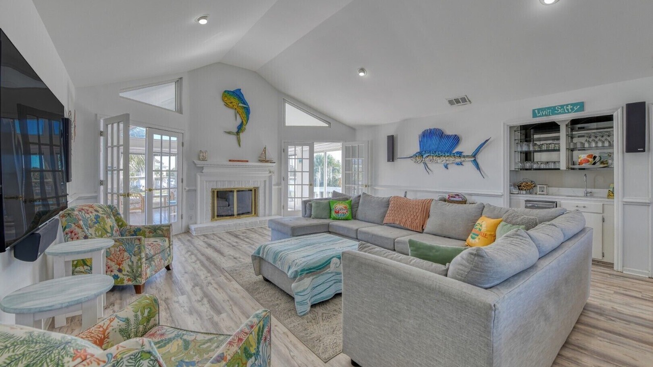 Photo of Livingroom in Inlet Harbour