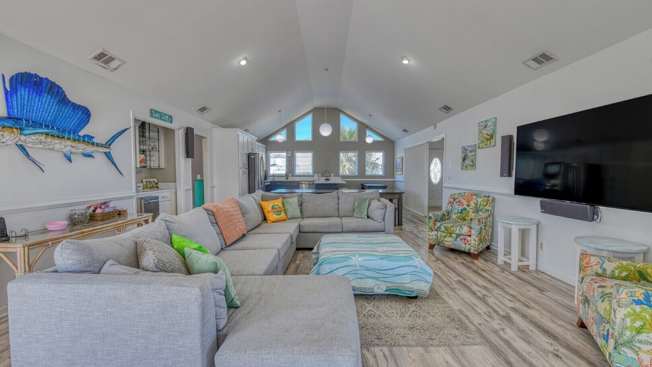 Photo of Livingroom in Inlet Harbour