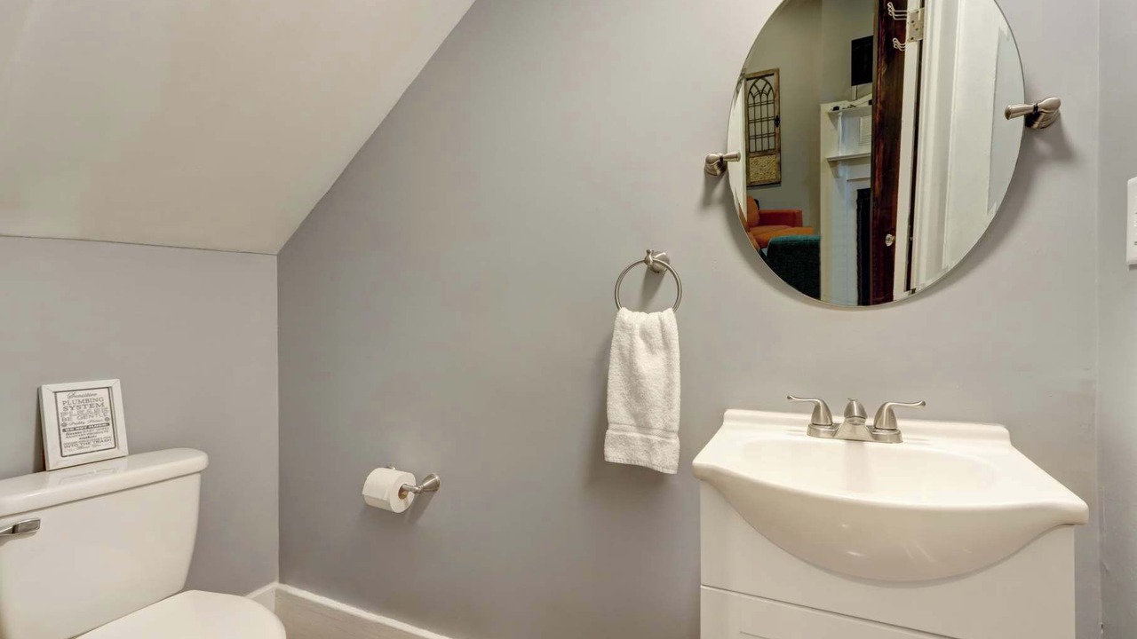 Photo of Bathroom in Dixon Park