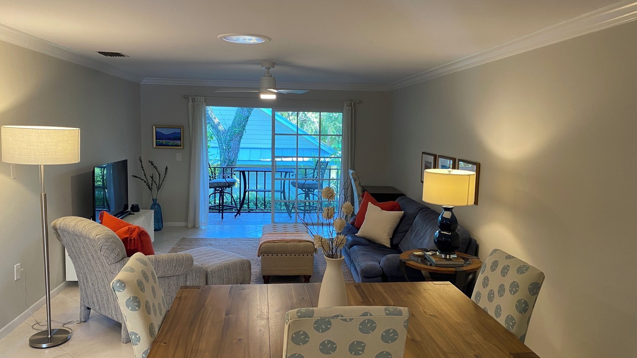Photo of Livingroom in Indian Bay Point