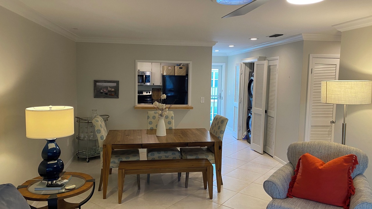 Photo of Livingroom in Indian Bay Point
