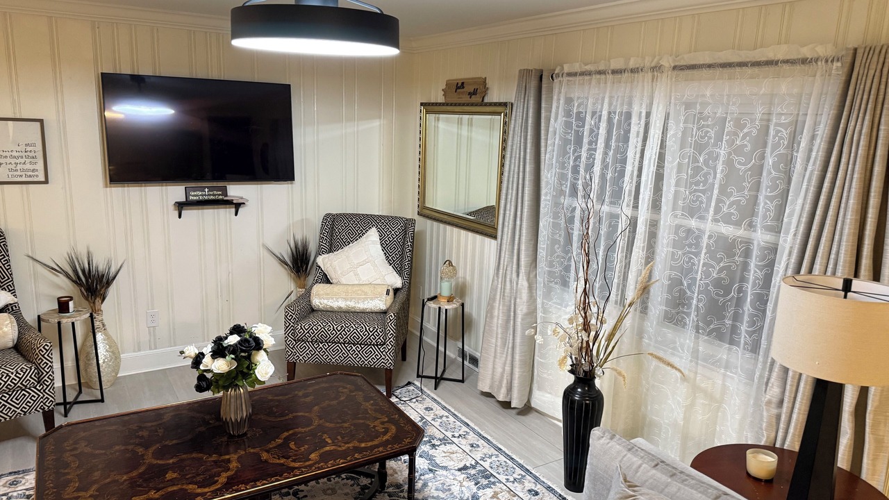 Photo of Livingroom in Mint Hill