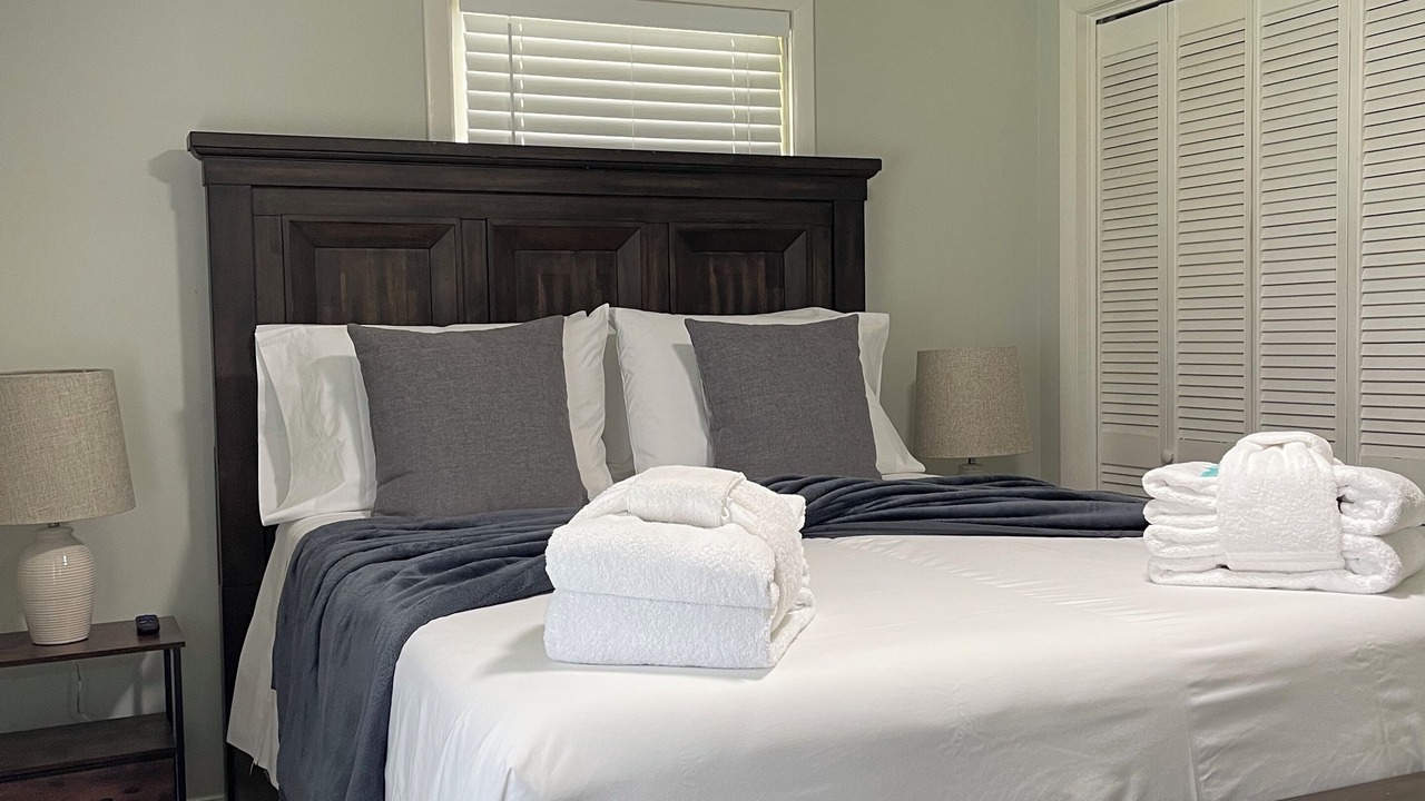 Photo of Bedroom in Isle of Hope Historic District