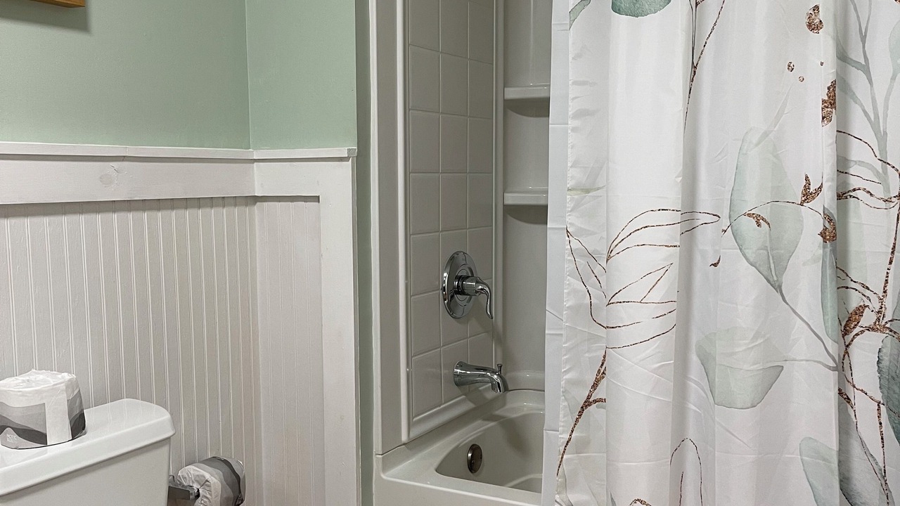 Photo of Bathroom in Isle of Hope Historic District