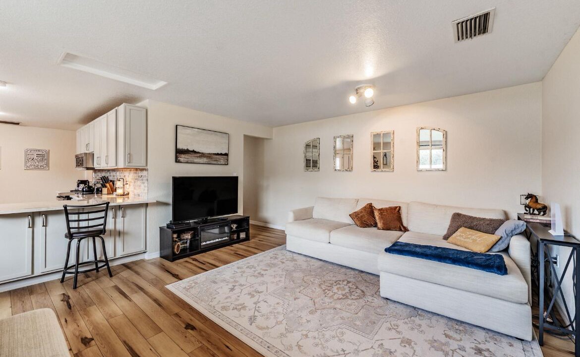 Photo of Livingroom in Durant