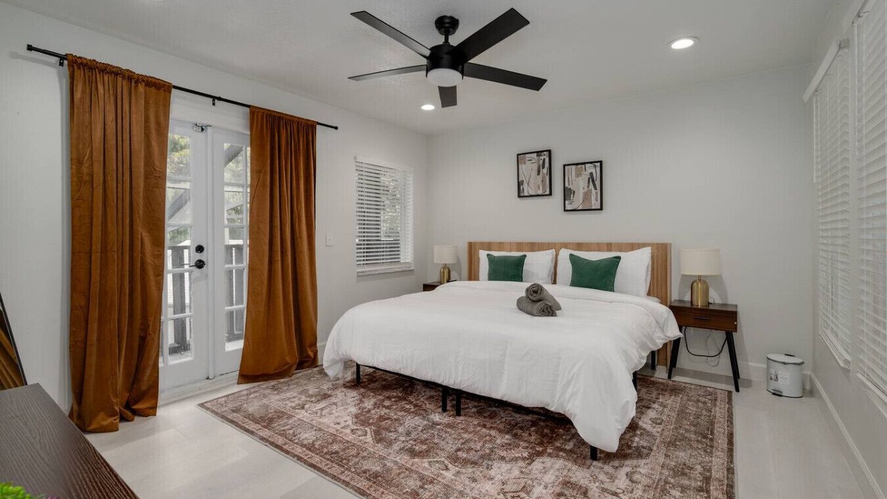 Photo of Bedroom in Rosemont