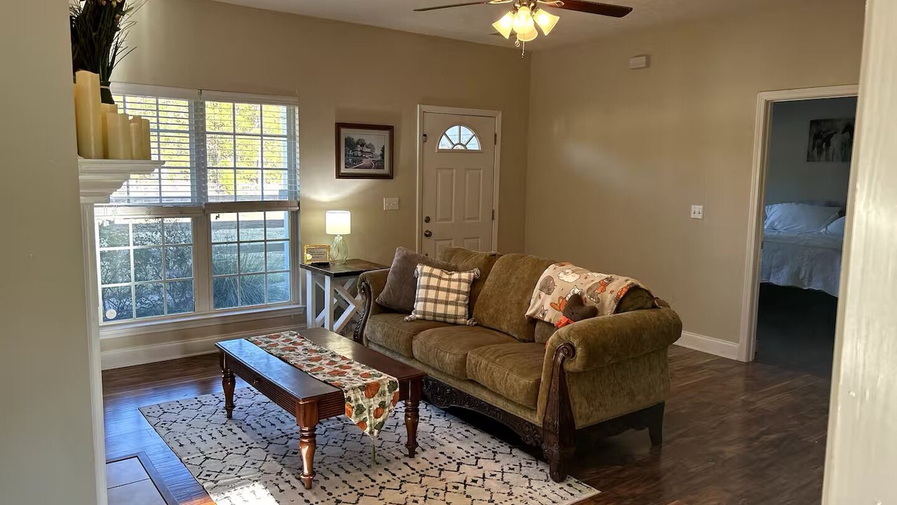 Photo of Livingroom in Seiglers Crossroads