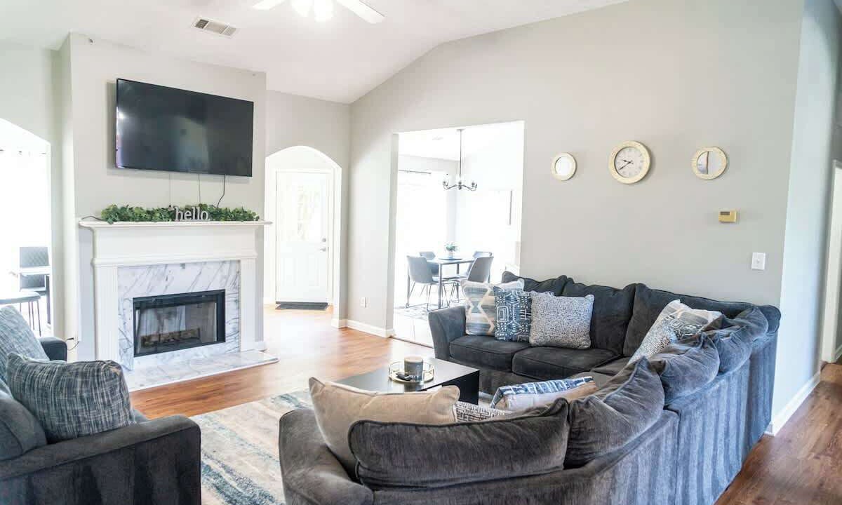 Photo of Livingroom in Lawrenceville