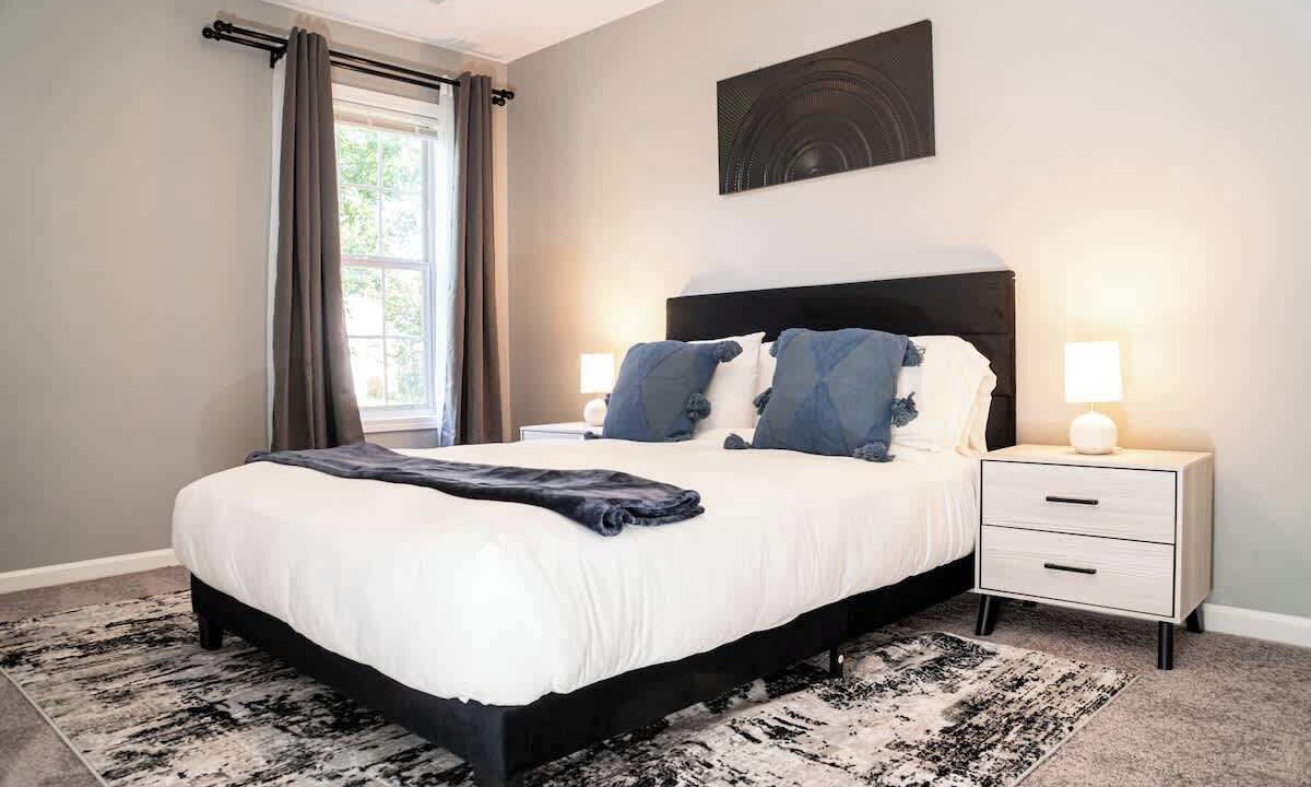 Photo of Bedroom in Lawrenceville