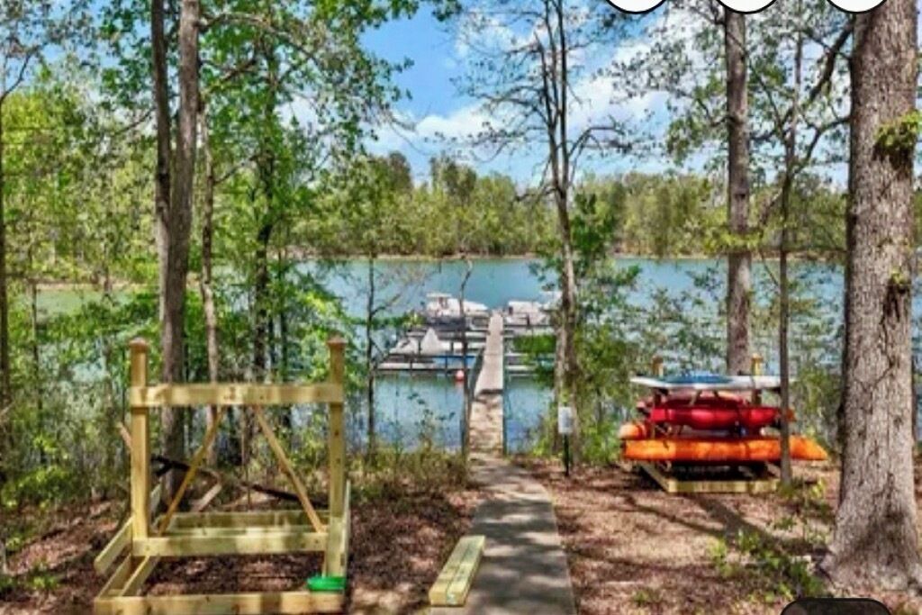 Photo of Others in Keowee