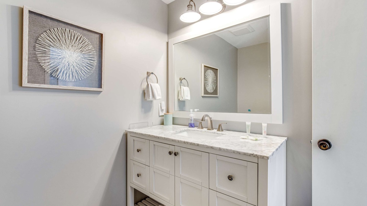 Photo of Bathroom in Sealoft Villas