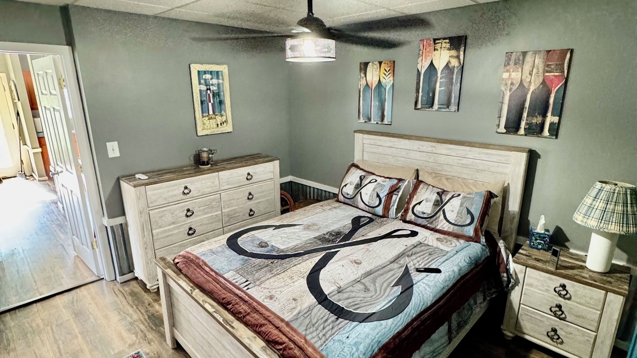 Photo of Bedroom in Midway