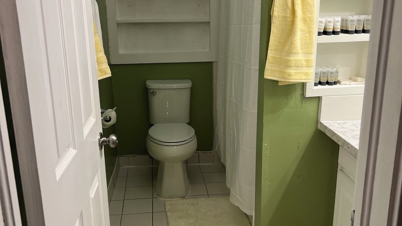 Photo of Bathroom in Pendleton King