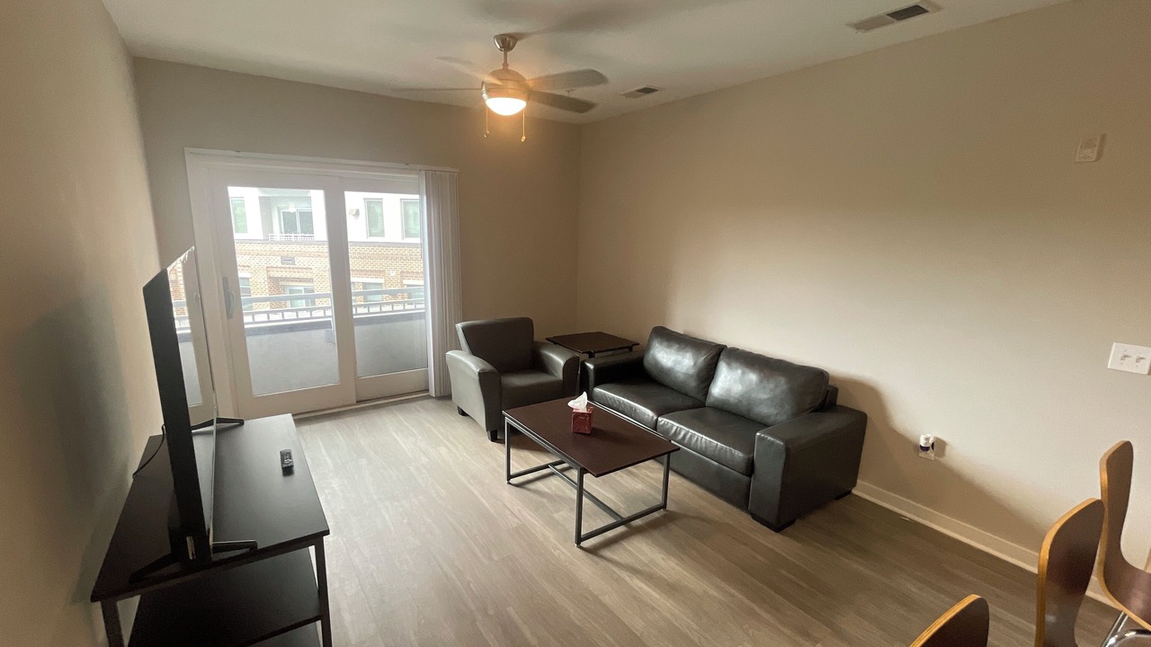Photo of Livingroom in Old West Broad Neighborhood
