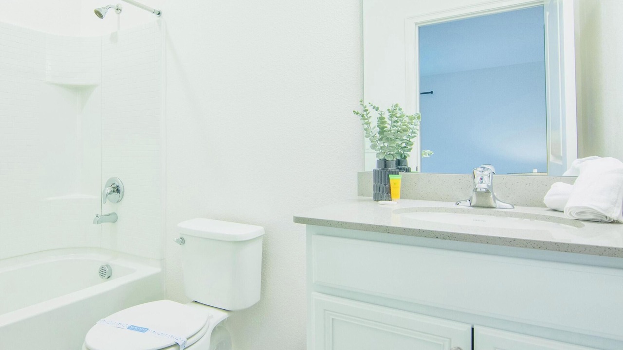 Photo of Bathroom in Mariner's VIllage