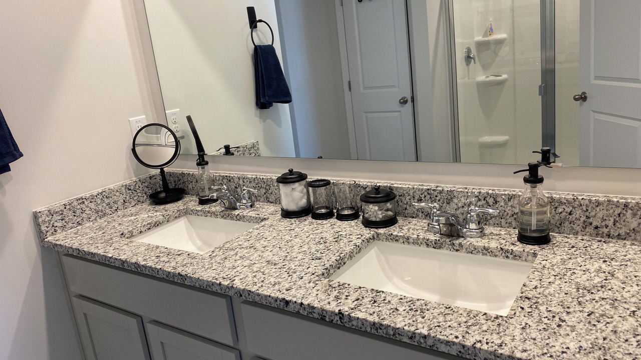 Photo of Bathroom in Peach Orchard