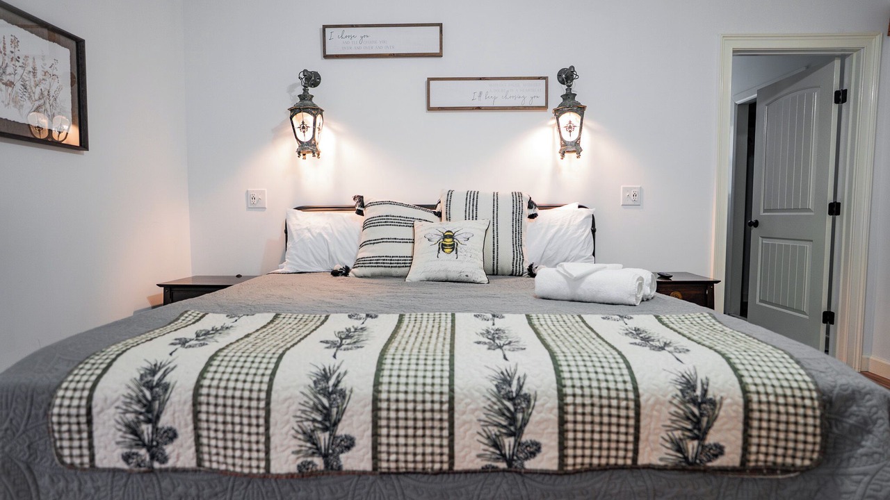Photo of Bedroom in Dowelltown