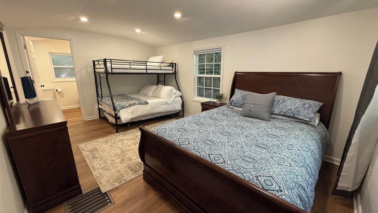 Photo of Bedroom in Townville