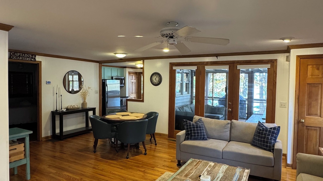 Photo of Livingroom in Townville