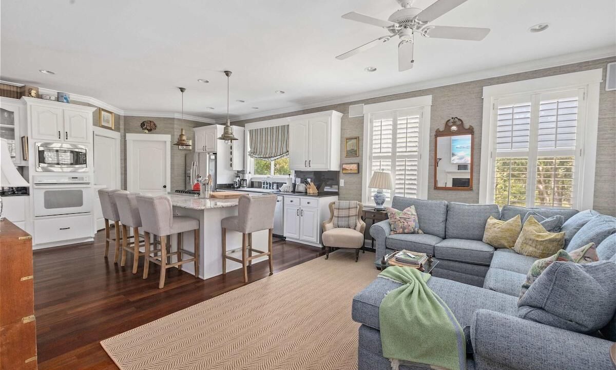 Photo of Livingroom in Johns Island