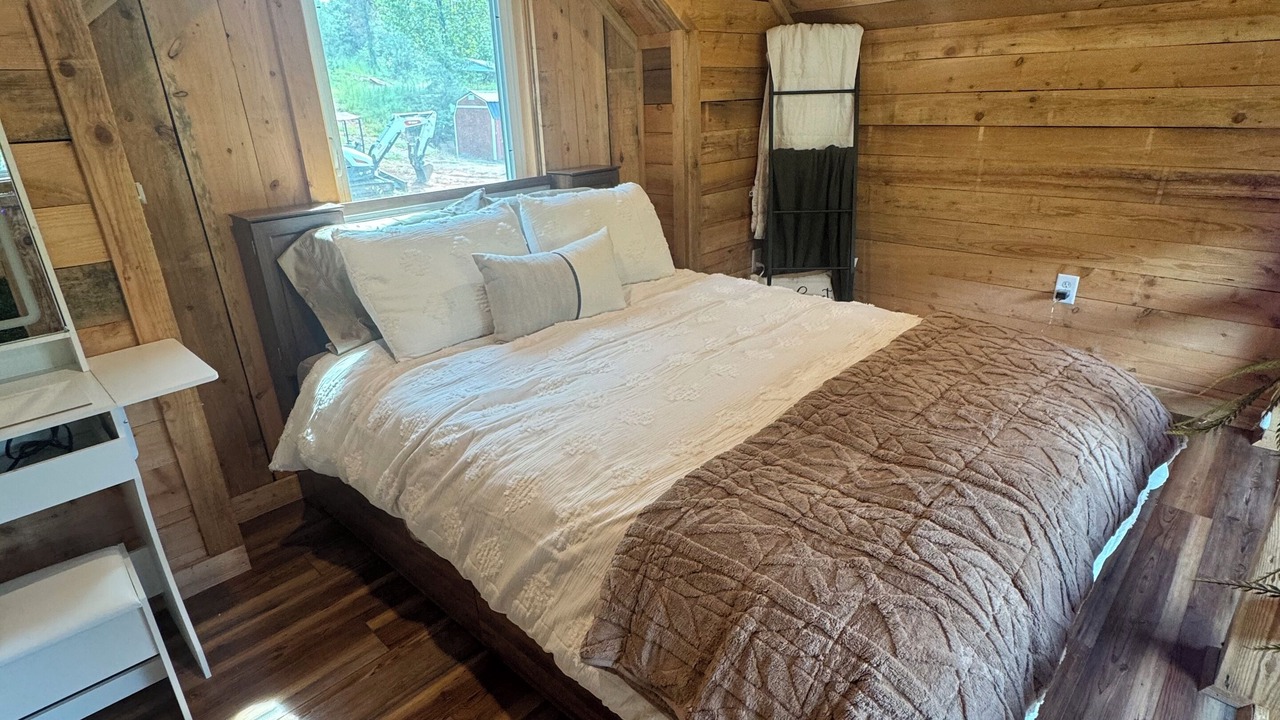 Photo of Bedroom in Central
