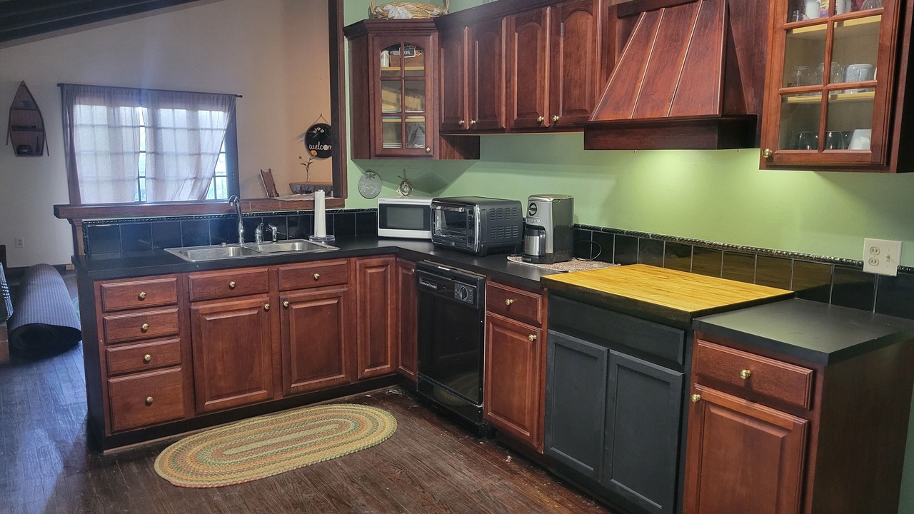 Photo of Kitchen in South Carolina Lakes & Blackwater Rivers