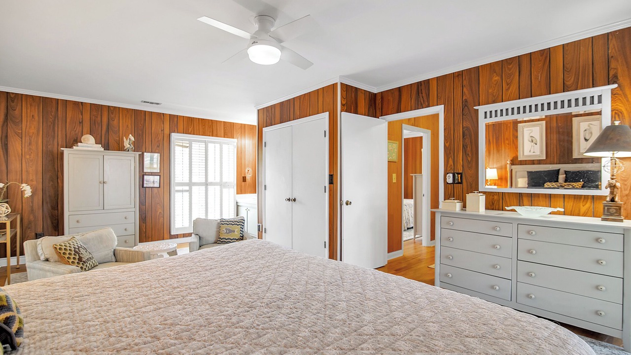 Photo of Bedroom in Debordieu Colony