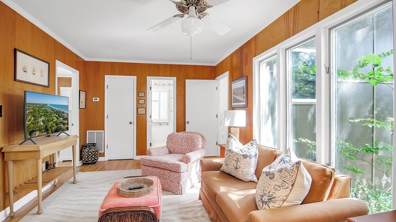Photo of Livingroom in Debordieu Colony