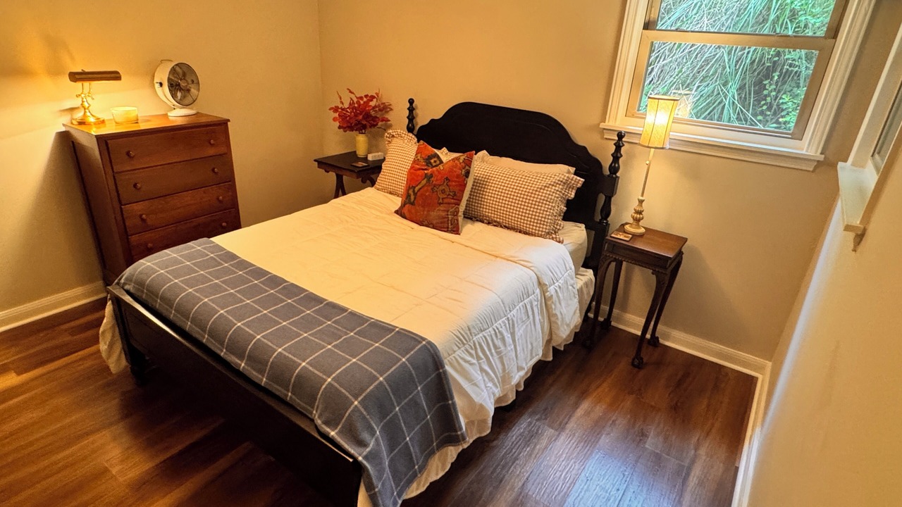 Photo of Bedroom in Mountain Rest
