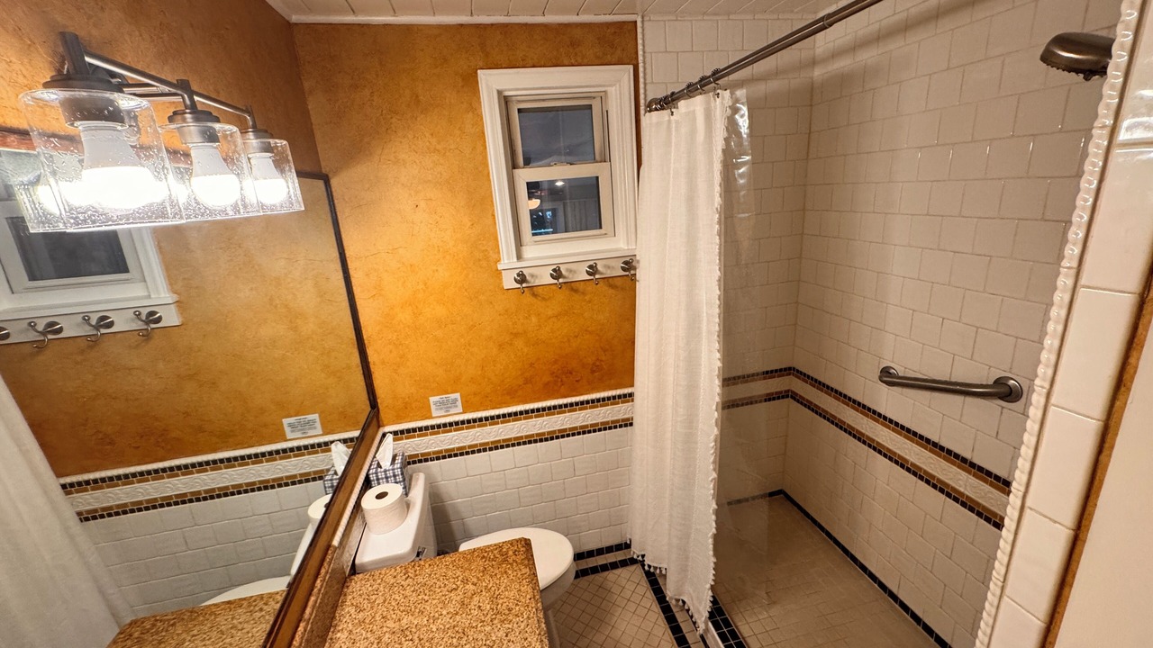 Photo of Bathroom in Mountain Rest
