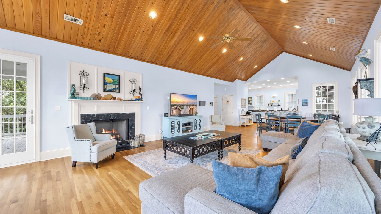 Photo of Livingroom in Debordieu Colony