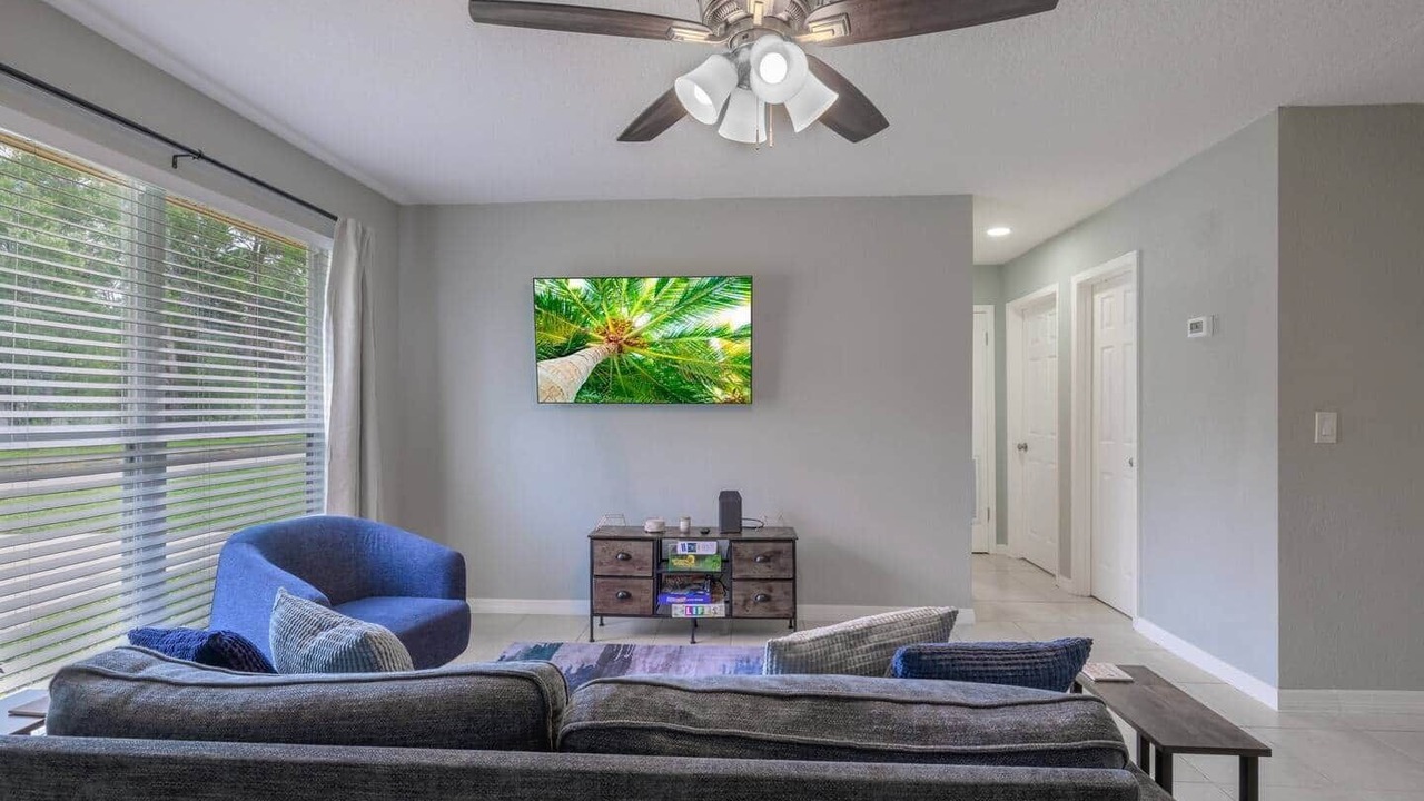 Photo of Livingroom in Lakewood Park