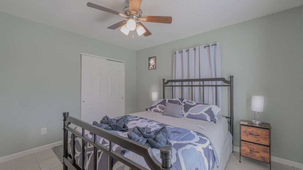 Photo of Bedroom in Lakewood Park