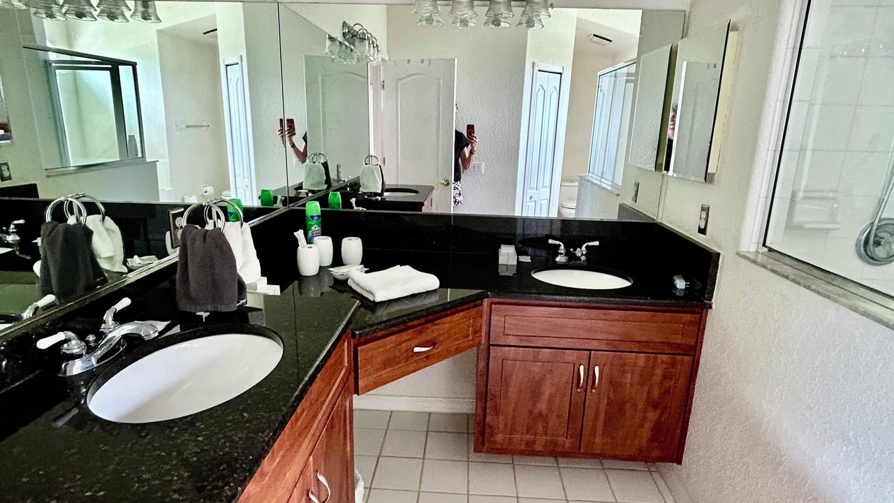 Photo of Bathroom in Valrico