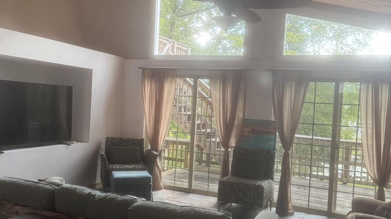Photo of Livingroom in Leesville