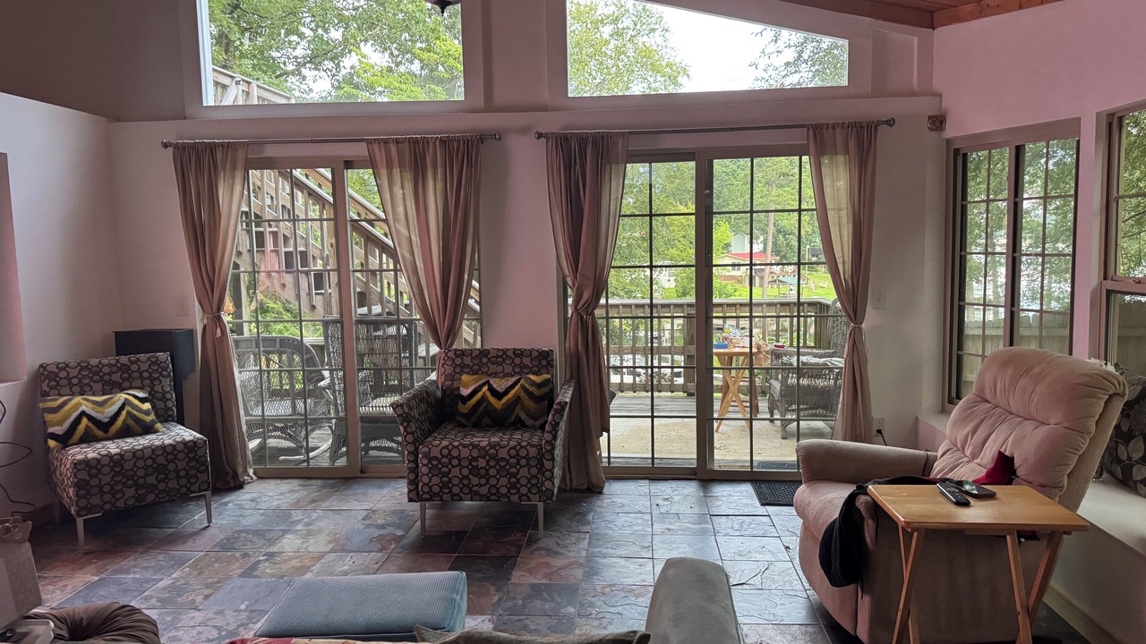 Photo of Livingroom in Leesville