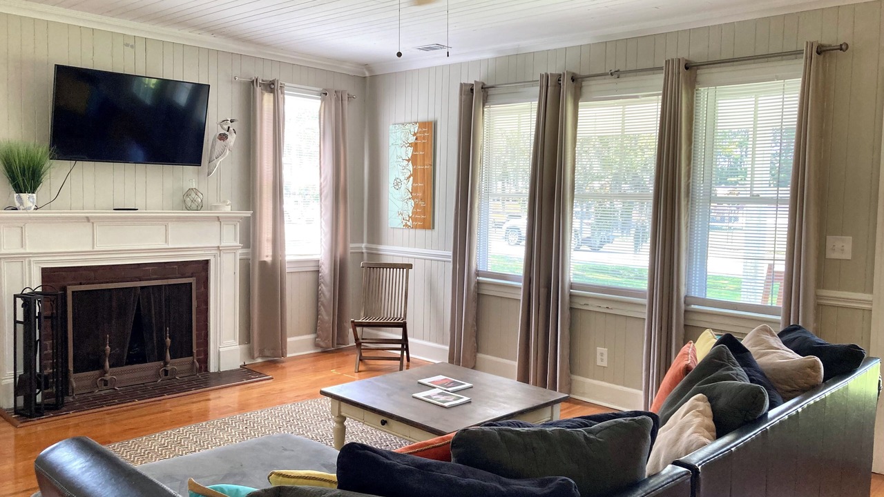 Photo of Livingroom in Richmond Hill