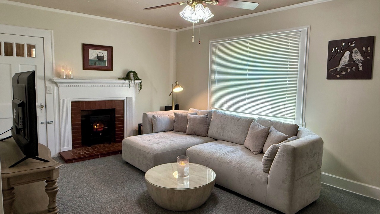 Photo of Livingroom in Anderson