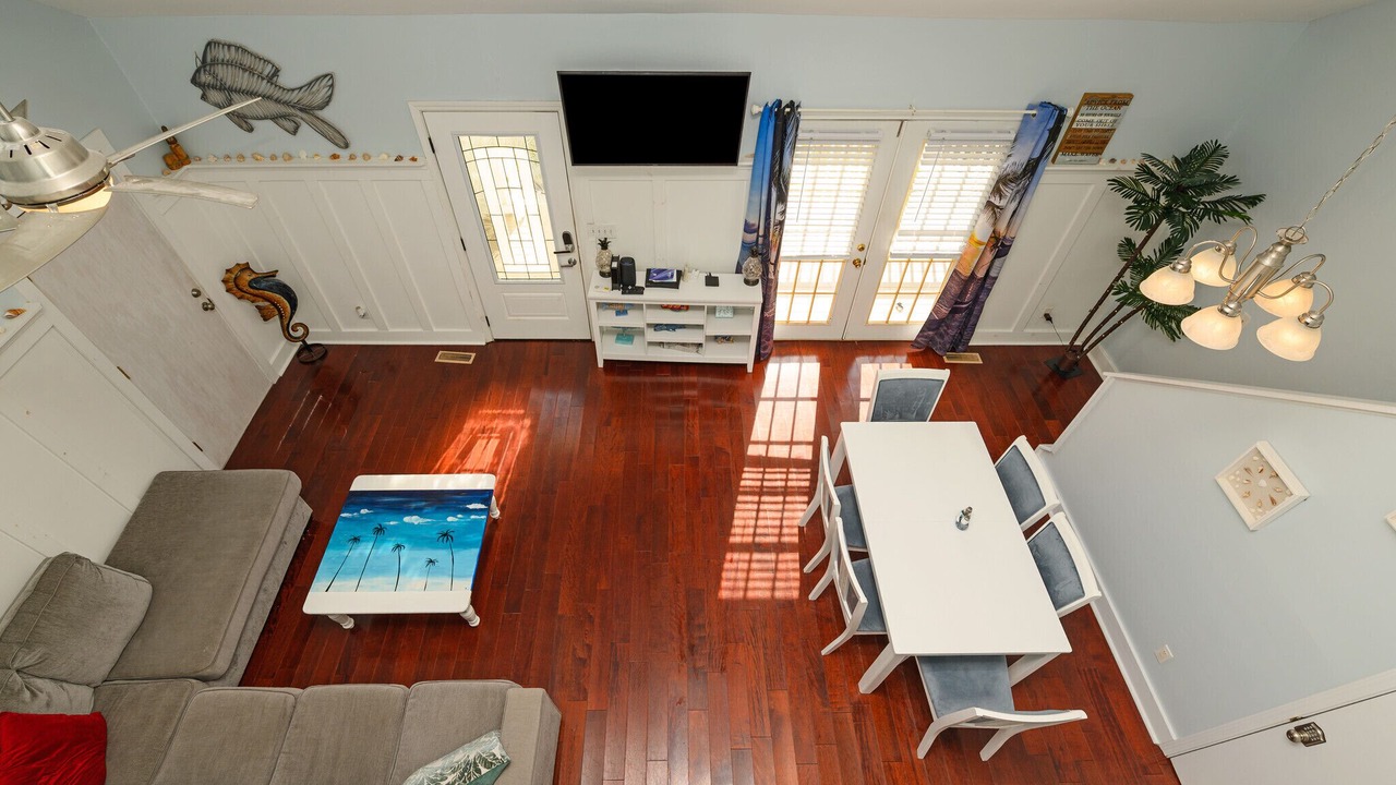 Photo of Livingroom in Long Bay Estates