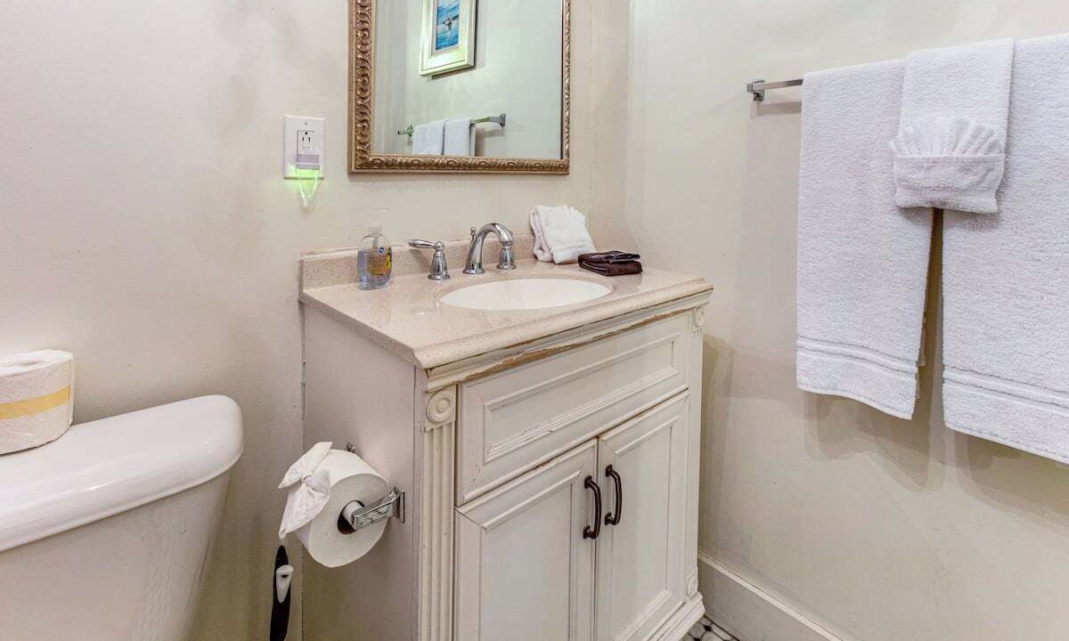 Photo of Bathroom in Old West Broad Neighborhood