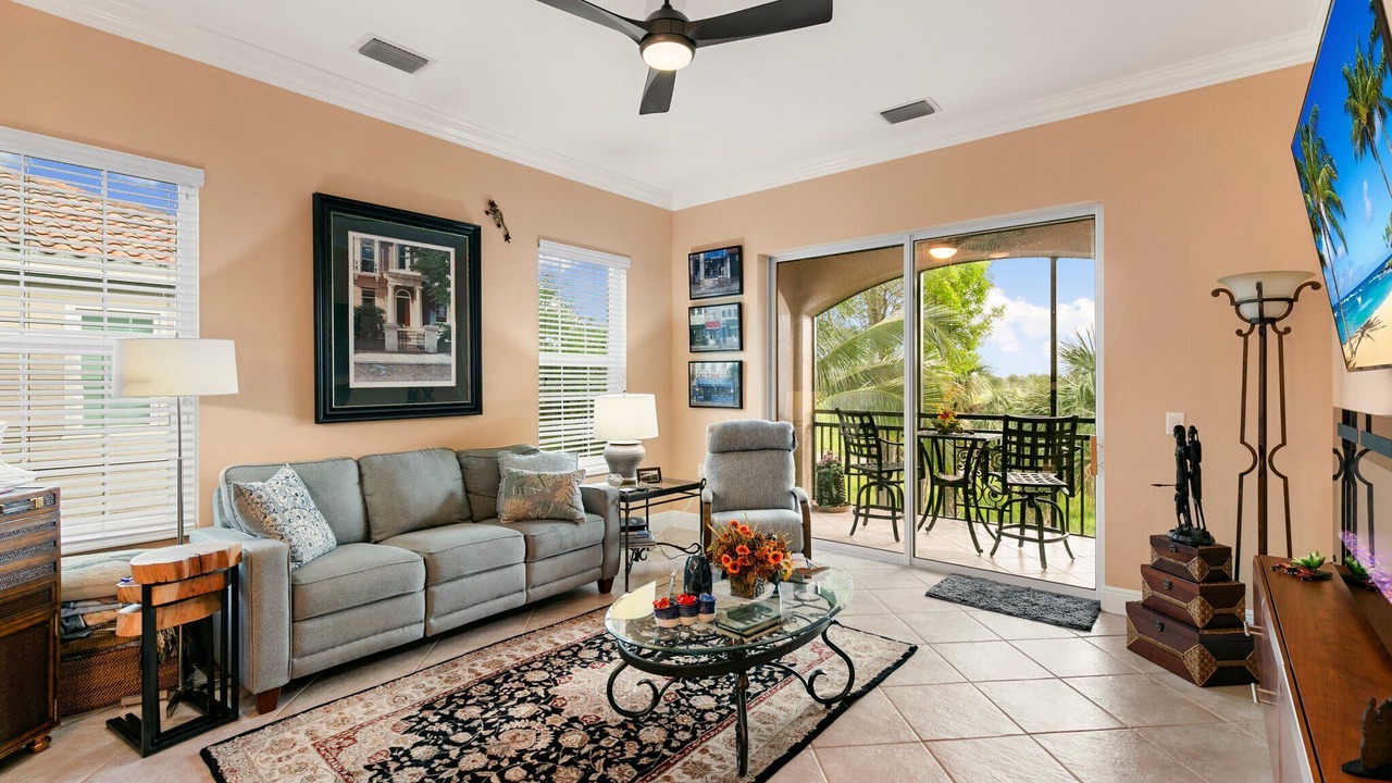 Photo of Livingroom in Naples