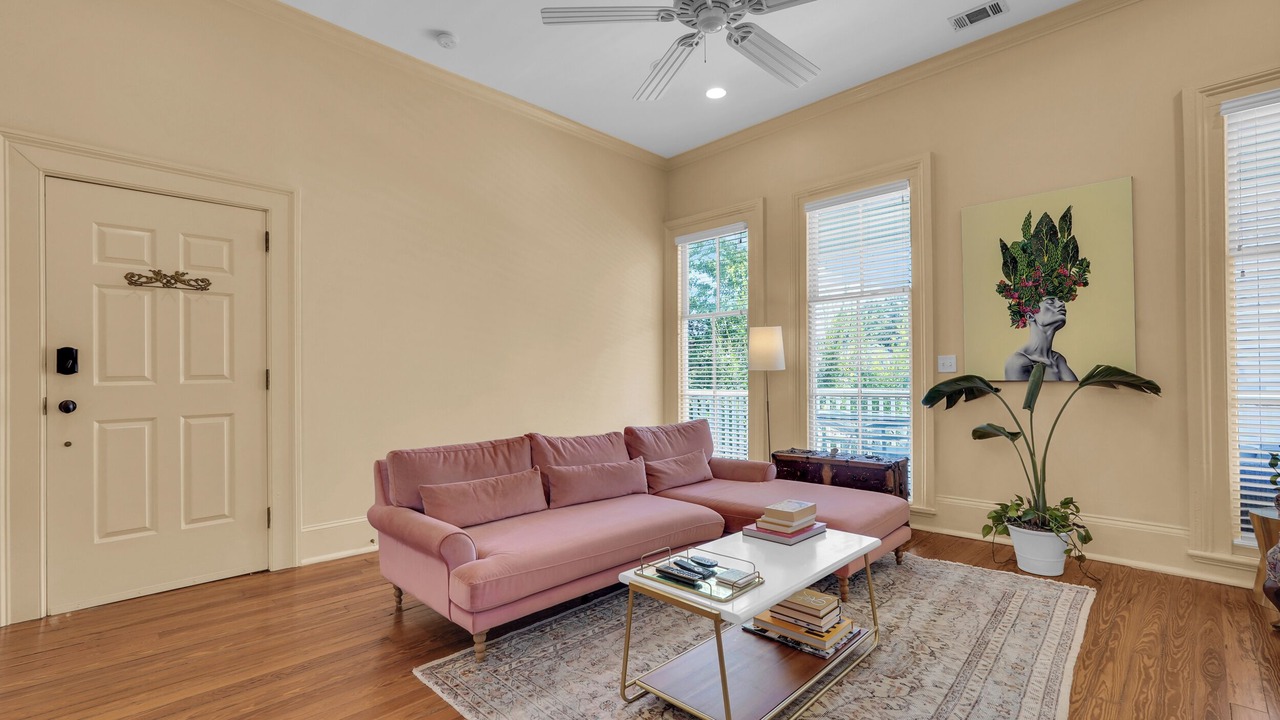 Photo of Livingroom in Savannah Victorian District