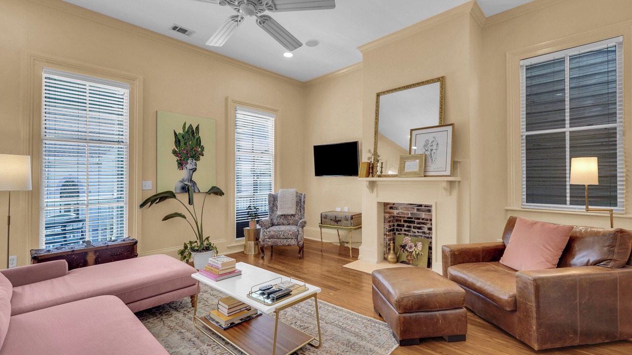 Photo of Livingroom in Savannah Victorian District