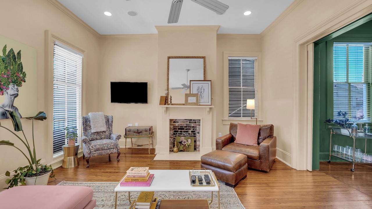 Photo of Livingroom in Savannah Victorian District