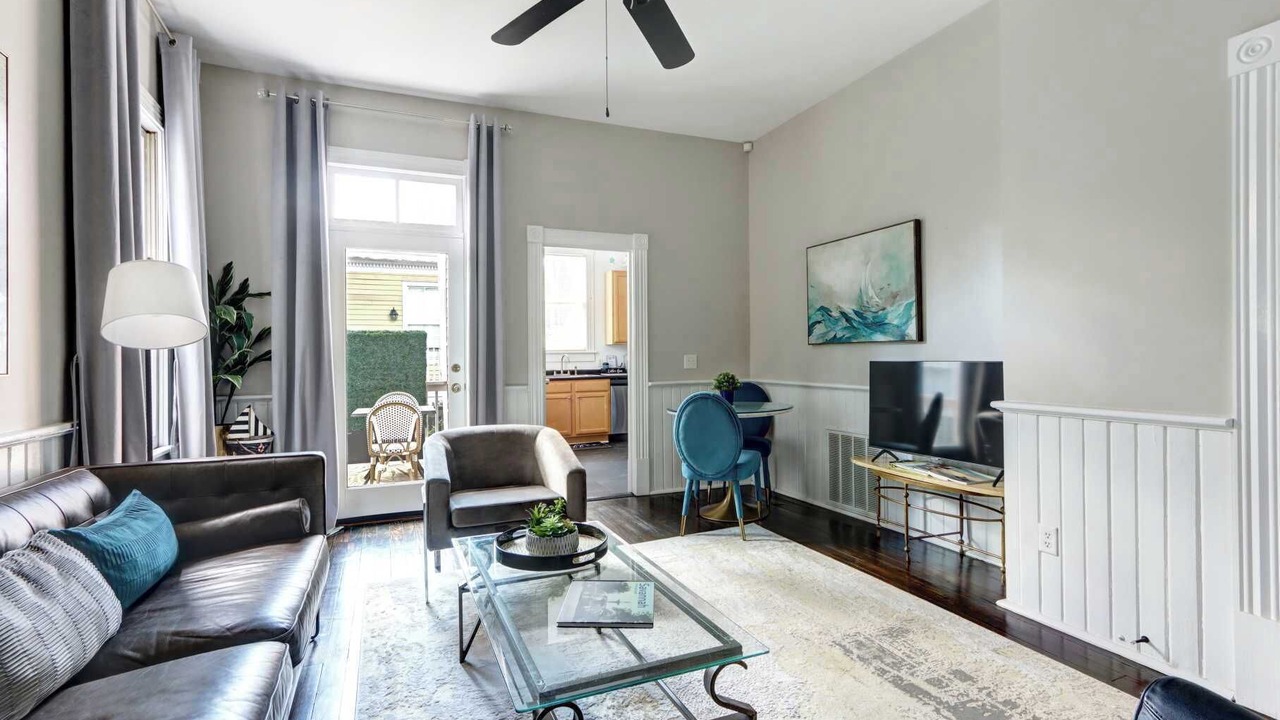 Photo of Livingroom in Beach Institute