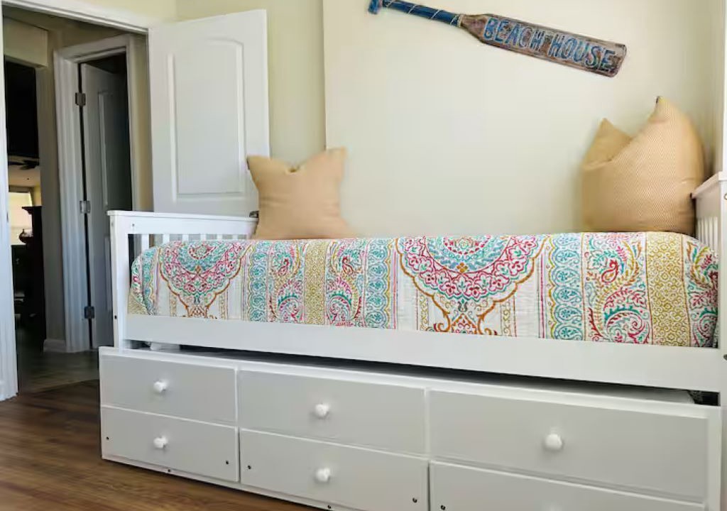 Photo of Bedroom in Goodland