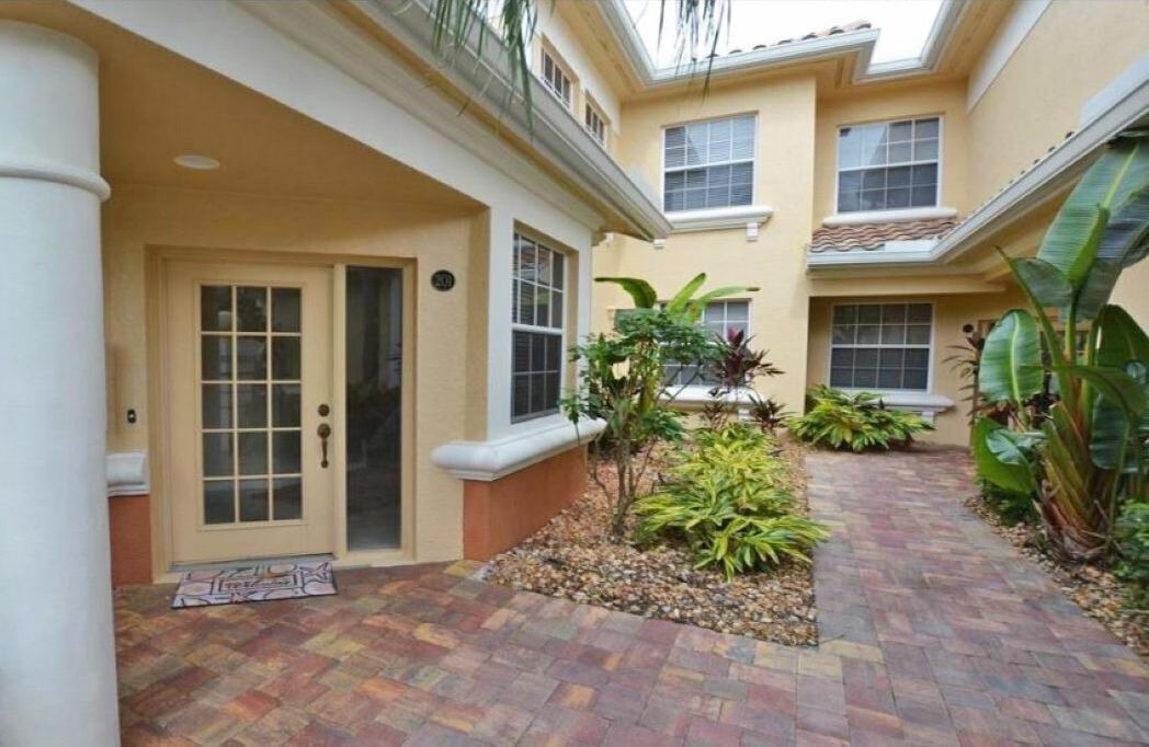 Photo of Outdoor in Naples