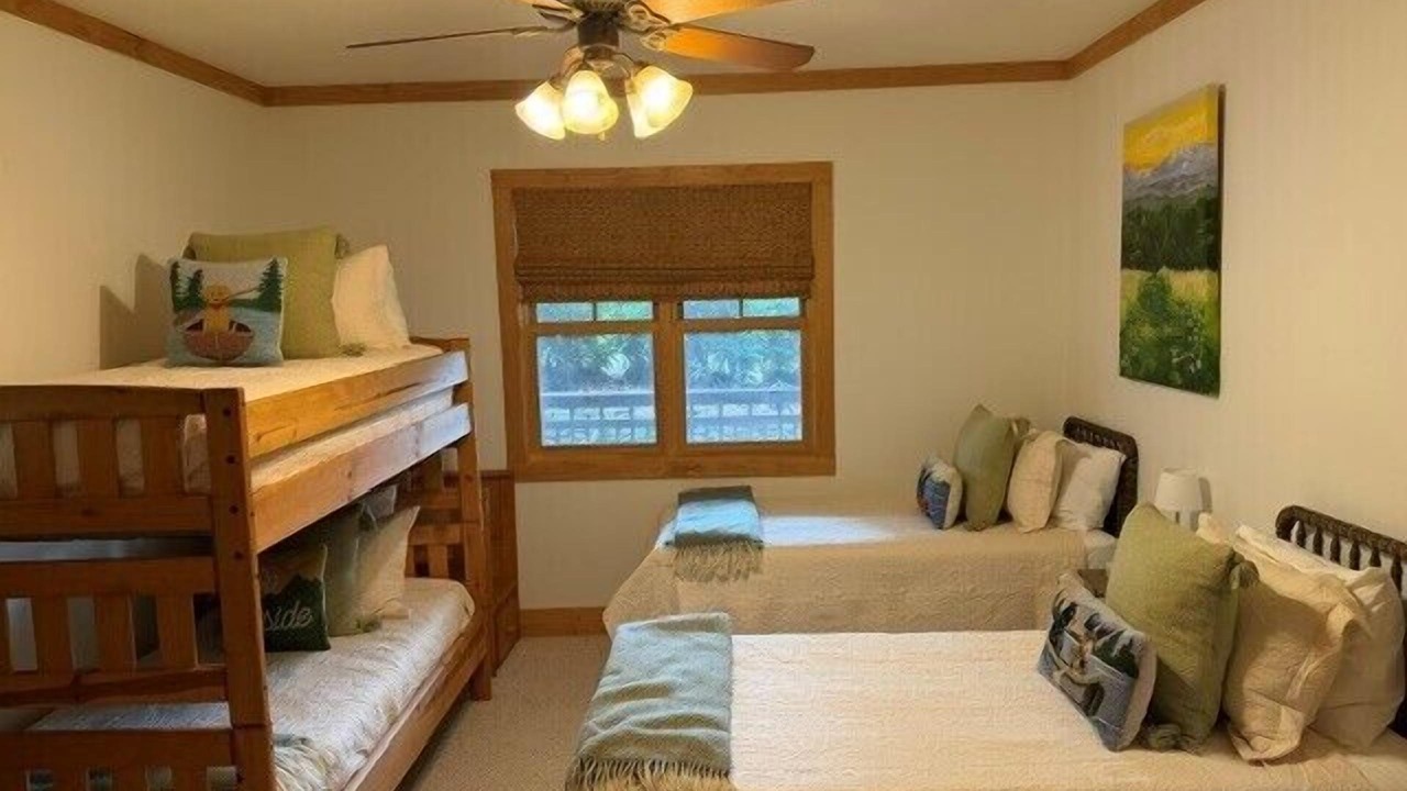 Photo of Bedroom in Cullowhee