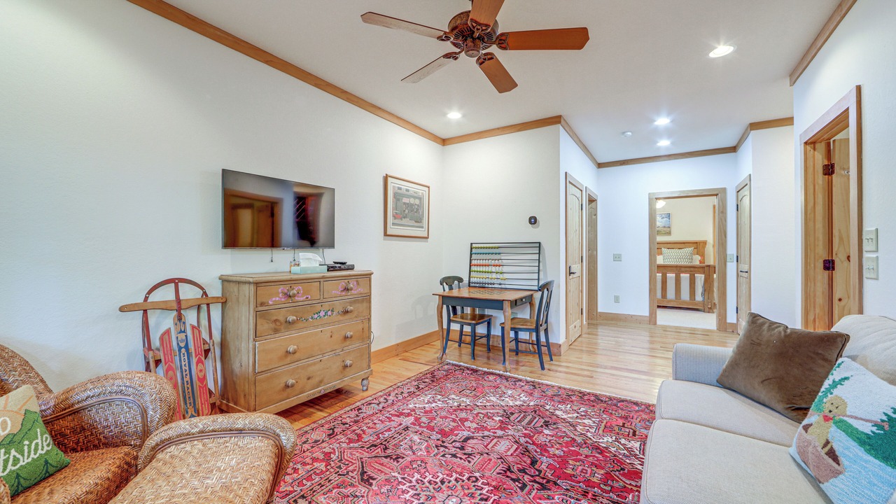 Photo of Livingroom in Cullowhee
